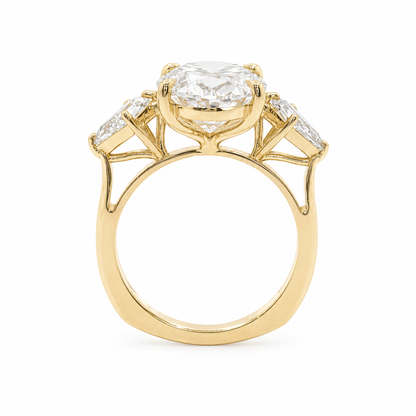18k Gold 4.09ct Oval Cut Lab Grown Diamond Engagement Ring with 0.50ct Kite Side Stones | F/VS2 | Euro Shank