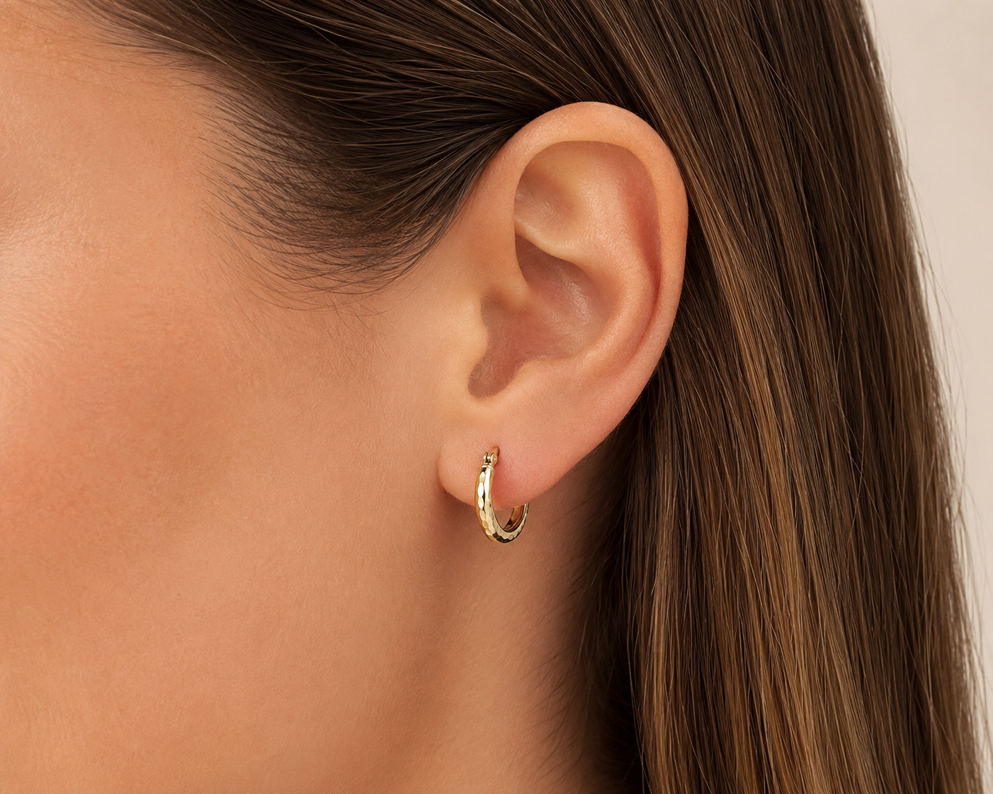 14k Gold Hammered Finish Huggie Hoop Earrings | 11mm