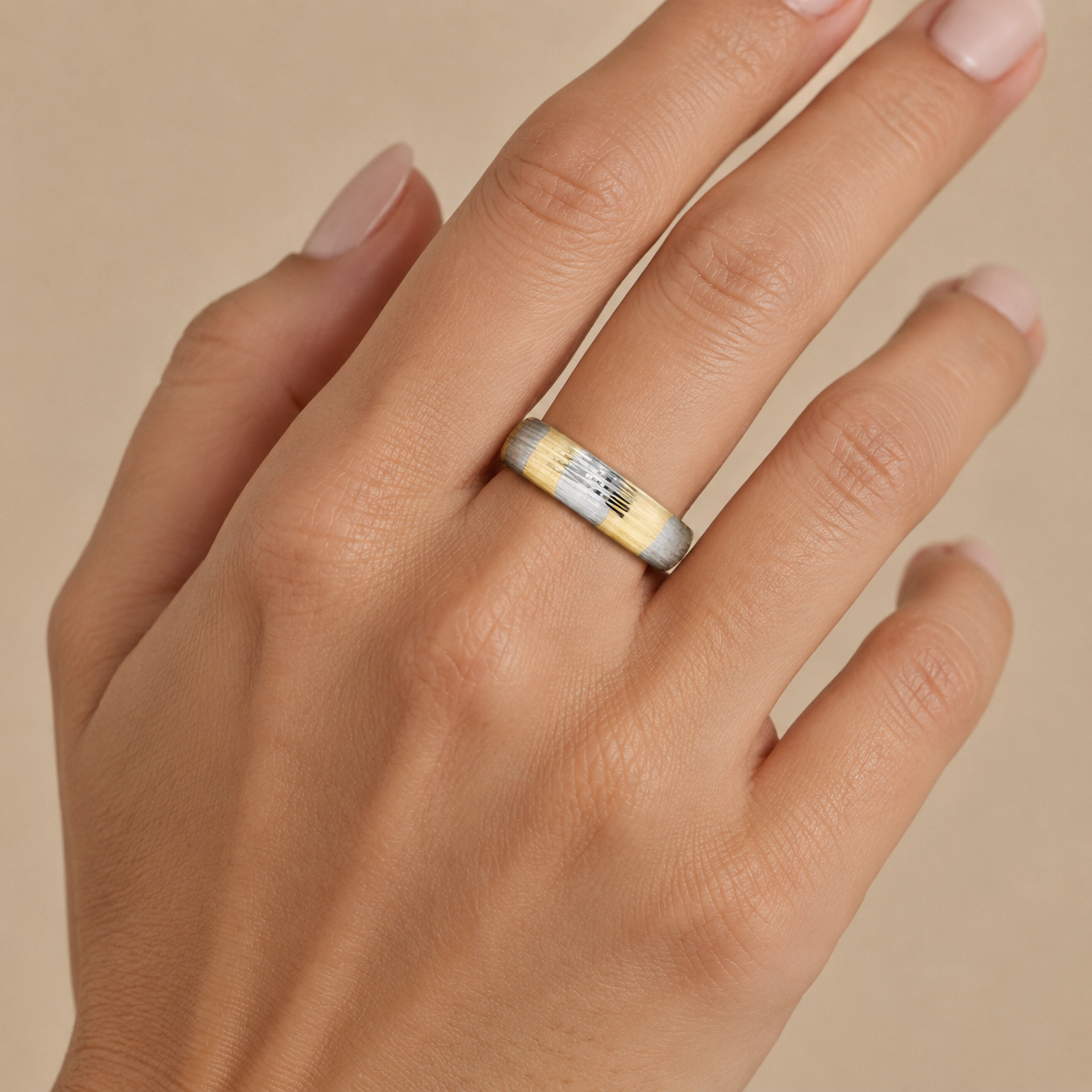 14k Gold 4.5mm Two Tone Diamond Cut Band | Size 4.5