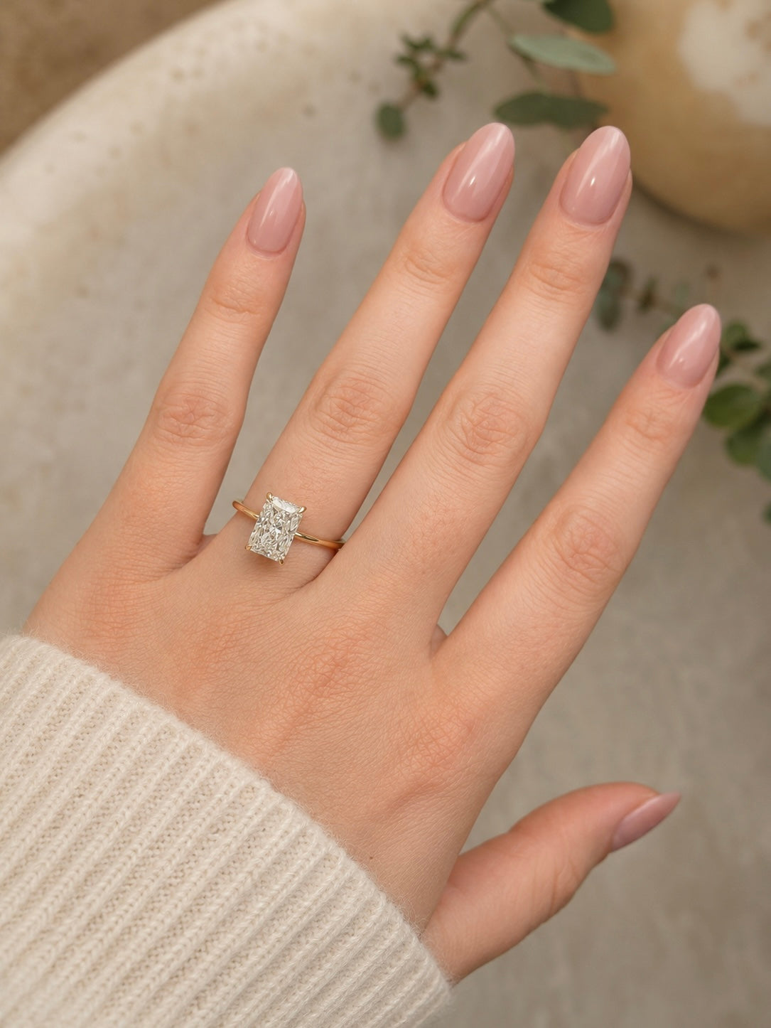 18k Gold 2.00 Carat Radiant Cut Solitaire Lab-Grown Diamond Engagement Ring | E/VS2