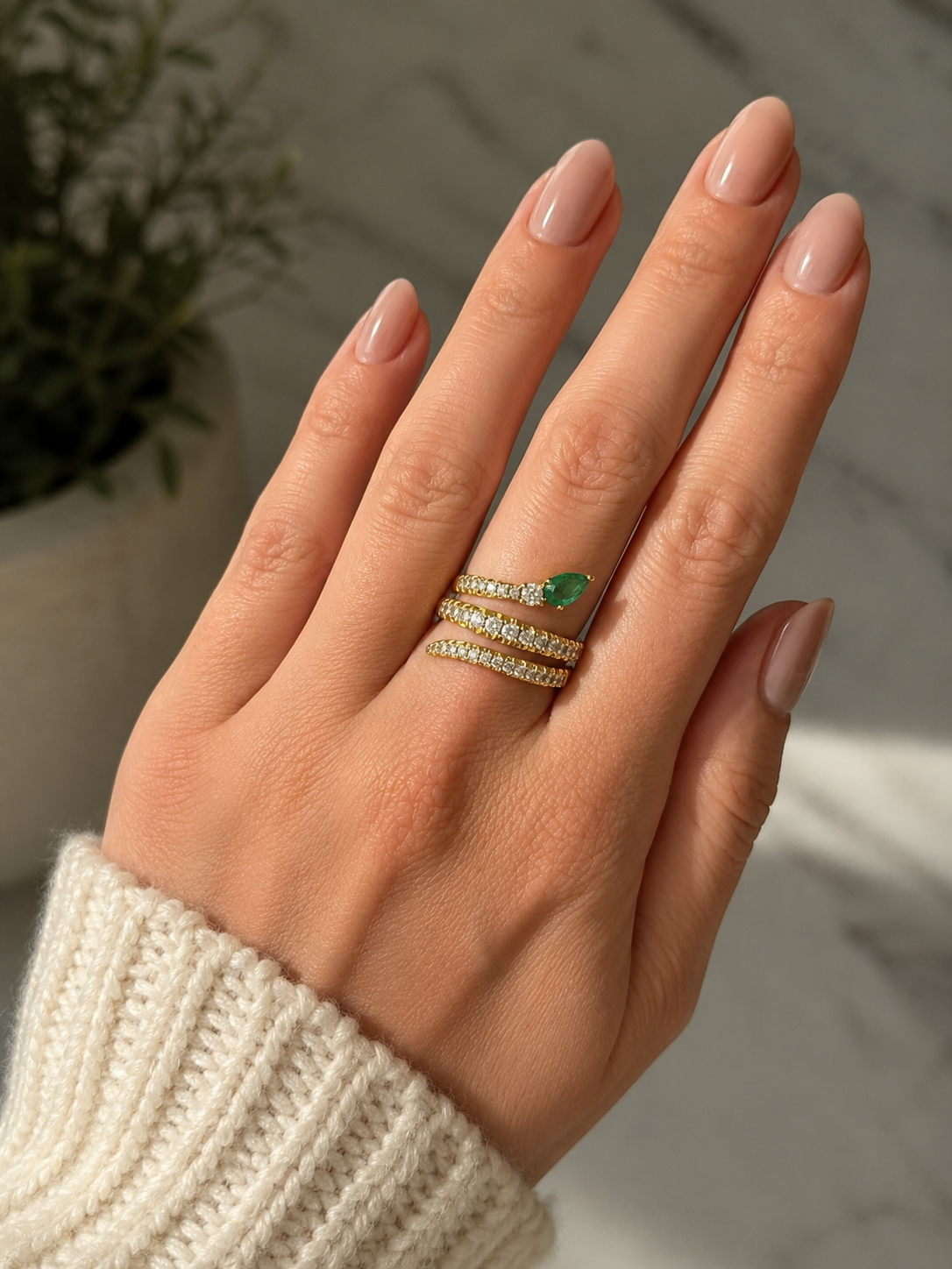 18k Gold Natural Diamond and Colombian Emerald Serpent Ring