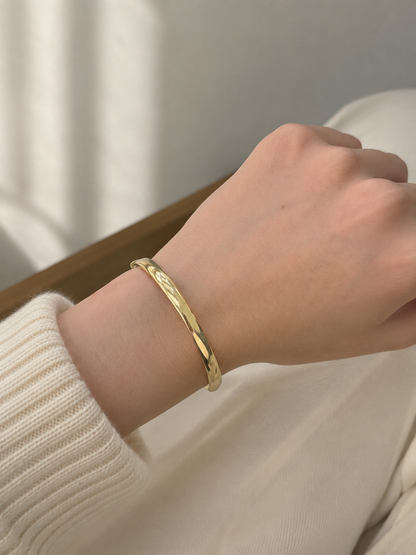 14k Gold Classic Hinged Bangle Bracelet 5.2mm | 50.5mm (1.99") Inner Diameter