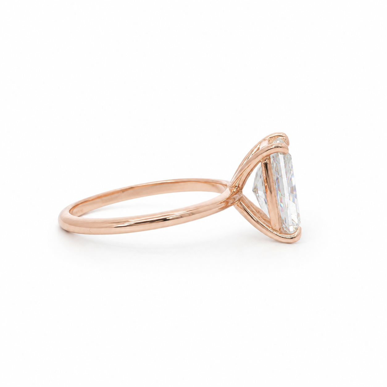 18k Gold 2.00 Carat Radiant Cut Solitaire Lab-Grown Diamond Engagement Ring | E/VS2