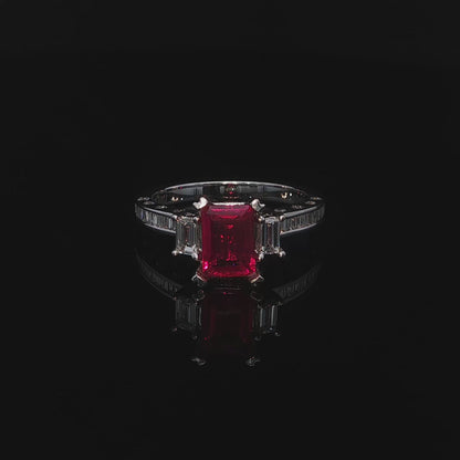 18k White Gold Natural Diamond Three Stone Ring